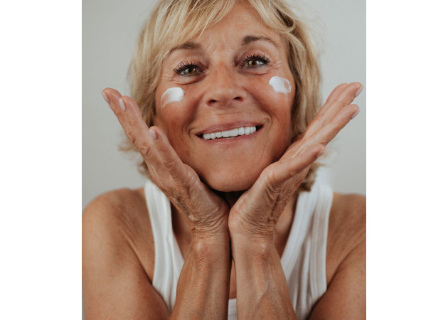 Découvrez la nouvelle crème anti-âge au CBD de Skineance